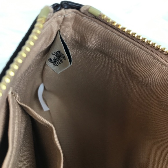 COACH NWT Blushed Nude Corner Zip Wristlet - Picture 5 of 8